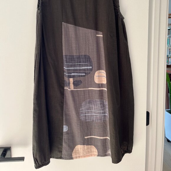 Linen Blend Sleeveless Sheath with Colorful "Mod" Inserts - Picture 4 of 9